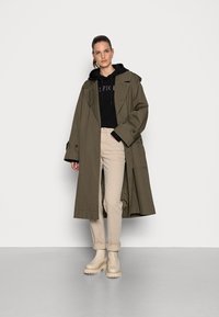 Tommy Hilfiger REGULAR FEATHER PRINT HOODIE - Camisola - black