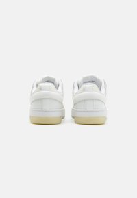 Calvin Klein Jeans BASKET CUPSOLE - Tenisice - creamy white/bright white/oyster