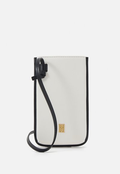 By Malene Birger AYA PHONE - Telefono krepšelis - black/white