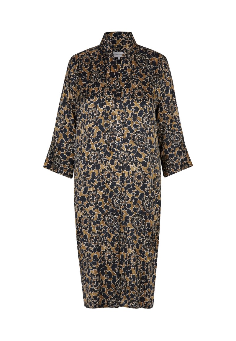 Robe longue aux genoux à manches longues, col montant, avec un motif floral noir et marron sur fond beige.