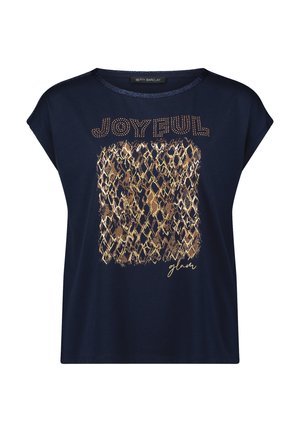 Marineblaue T-Shirt mit kurzen Ärmeln, verziert mit "JOYFUL" in goldenen Nieten und einem strukturierten Rechteckmuster in Gold- und Brauntönen.