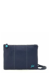 Borsa a tracolla in pelle blu con finitura testurizzata, decorata con un bottone blu e cuciture a contrasto. Chiusura con zip nella parte superiore.