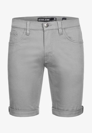 Graue Denim-Shorts mit glatter Oberfläche, umgeschlagenen Säumen, fünf Taschen und einem frontalen Knopfverschluss. Markenetikett am Bund sichtbar.