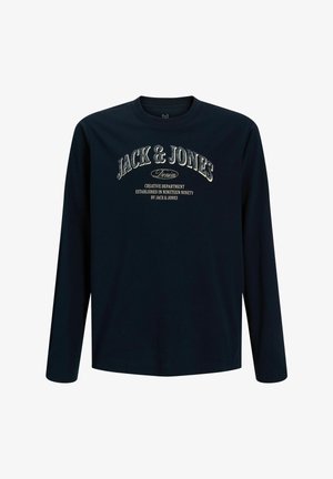 Granatowa koszula z długim rękawem z napisem "Jack & Jones Denim Creative Department Established in Nineteen Ninety" na przodzie.