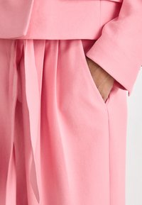 Marc Cain Nadrágok - pink