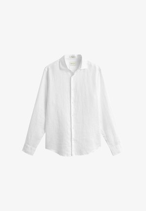 Weißes langärmeliges Hemd mit Knöpfen und Kragen aus leichtem Stoff, flach liegend auf einem weißen Hintergrund dargestellt.