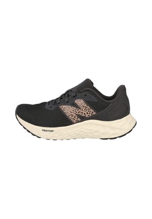 New Balance, WARISIK4 ZAPATILLAS RUNNING MUJER - Zapatillas - black