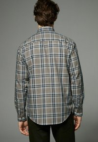 Next EASY OXFORD - Majica - neutral brown grey tartan check