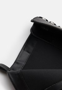 Even&Odd Botas con plataforma - black