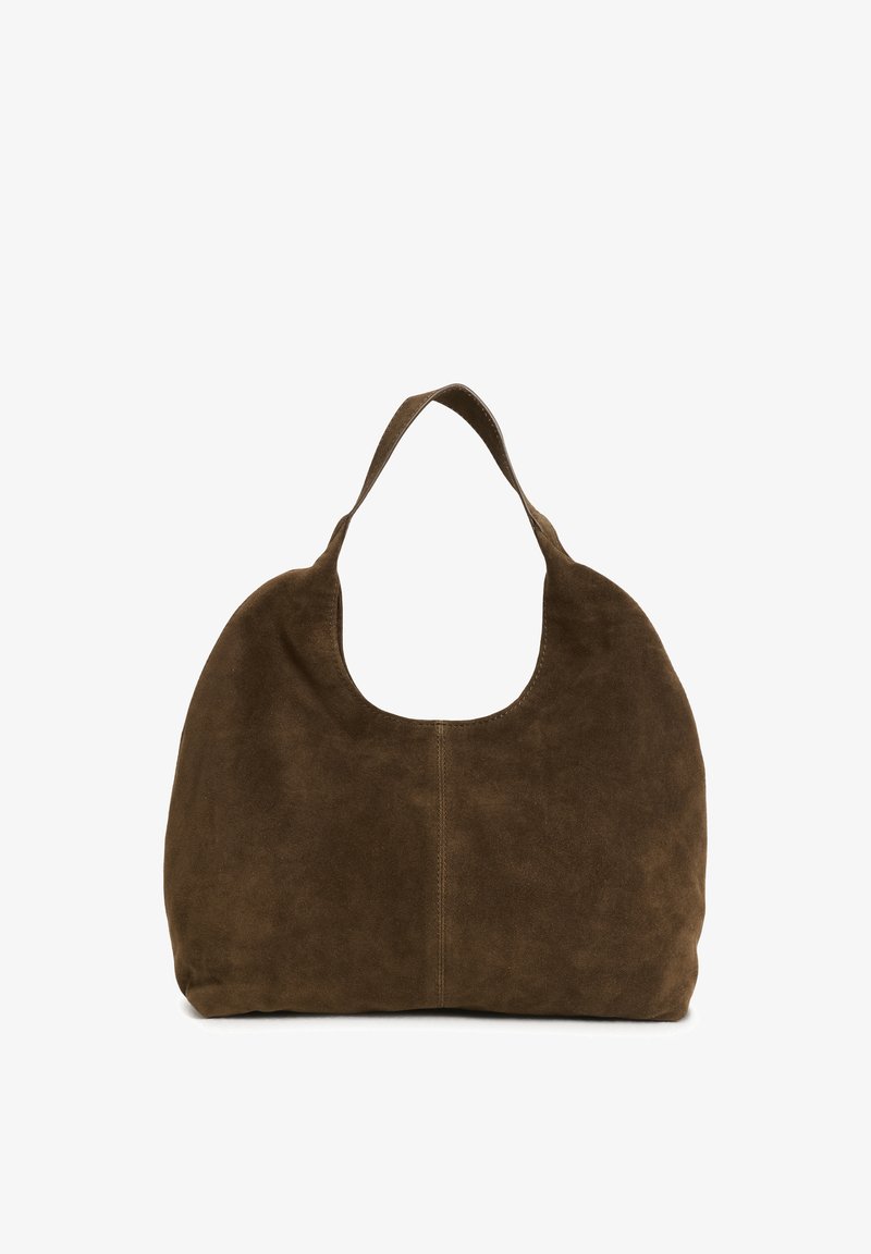 Sac hobo en daim marron doux avec une seule sangle large et des bords supérieurs arrondis, présenté sur un fond blanc.