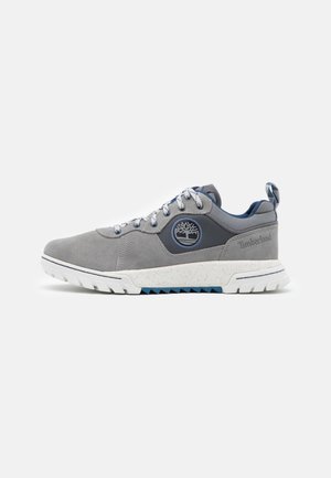 BOULDER TRAIL LOW - Trainers - medium grey