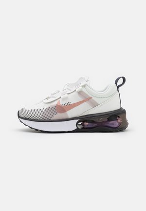 AIR MAX SPHERE BP - Sneakers laag - summit white/metallic red bronze/off noir/amethyst ash