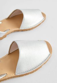 Next FOREVER COMFORT LATTICE  - Szandálok - silver