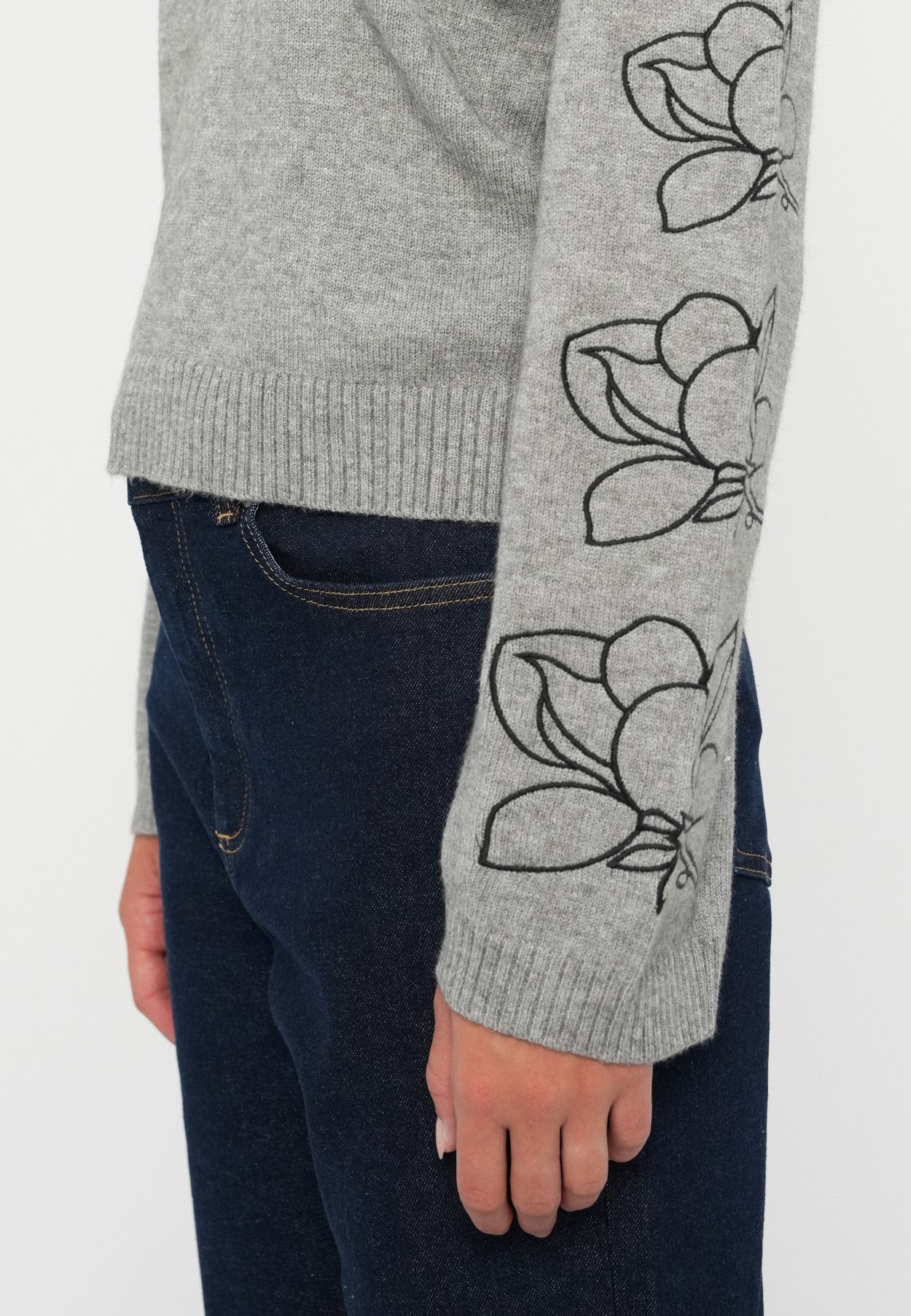 ONLATIA FLOWER O NECK