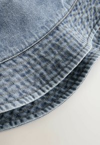 Next Hut - denim