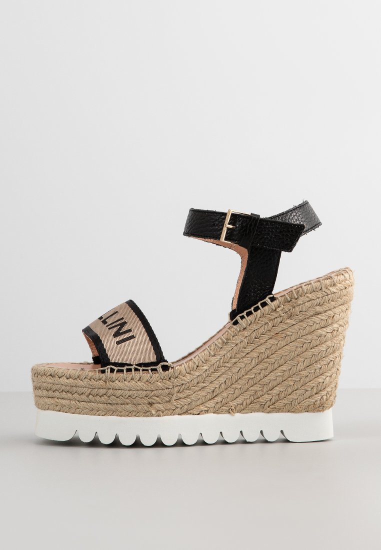 Sandale cu talpă ortopedică