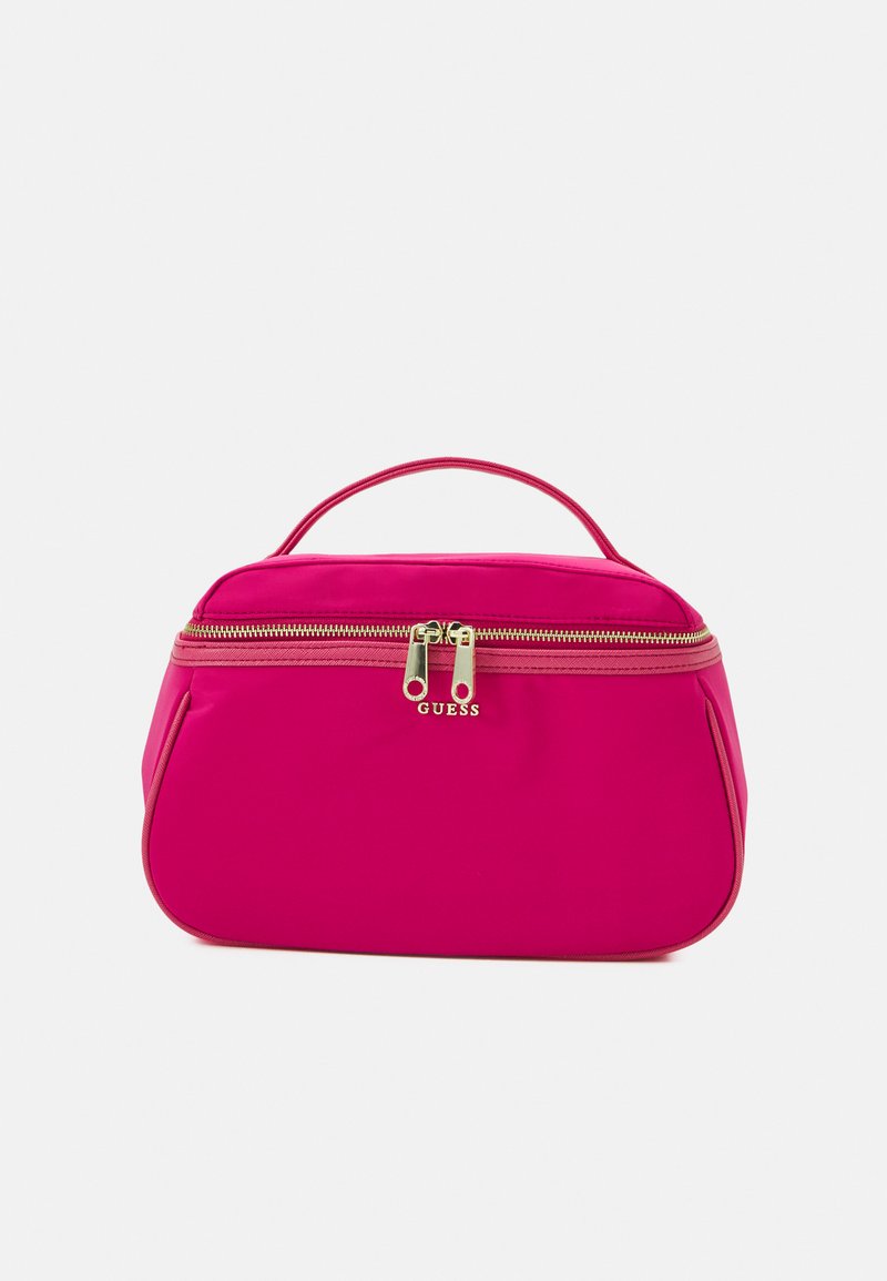 Guess LARGE BEAUTY Toiletti meikkilaukku Magenta pinkki Zalando fi guess-large-beauty-toiletti-meikkilaukku-magenta-pinkki-zalando-fi