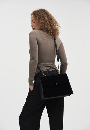 FABLE ENGLAND STRUCTURED MEDIUM - Handbag - black