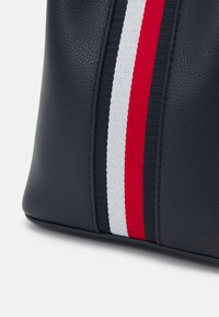 Tommy Hilfiger ESSENTIAL SATCHEL CORP - Borsa a mano - space blue