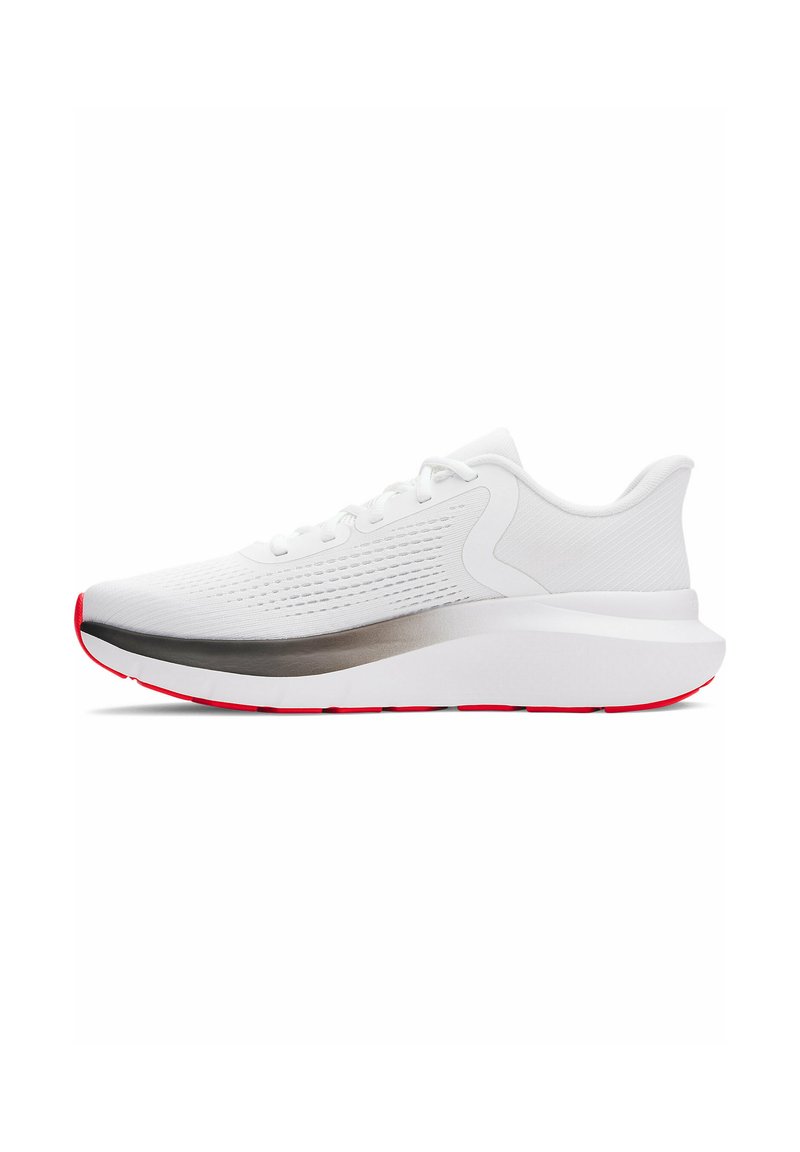 Sportschoenen met een witte mesh bovenkant, zilveren tussenzool en een rode buitenzool. Voorzien van ronde veters en een gevoerde kraag voor comfort.