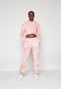 Nebbia RE-FRESH - Hoodie - pink