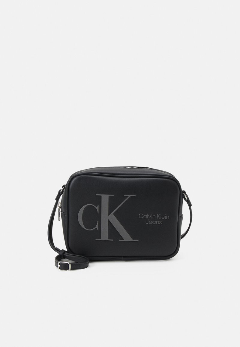 Calvin Klein Jeans SCULPTED LARGE CAMERA Across body bag black