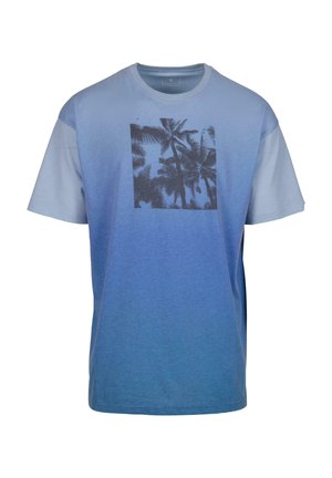 Šviesiai mėlynos spalvos medvilninis marškinėliai su gradientiniu dizainu, trumpomis rankovėmis ir tamsiai atspaustu palmės medžio grafiniu elementu priekyje.