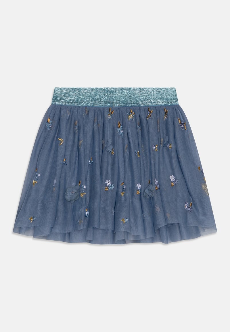 Niebieska spódnica z tiulu z błyszczącym turkusowym pasem, ozdobiona haftowanymi kwiatami w odcieniach niebieskiego i złotego. Puszysty, warstwowy fason.