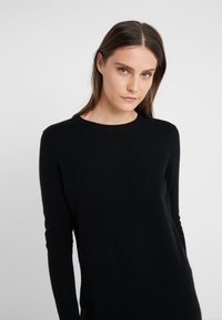 pure cashmere CREW NECK DRESS - Obleka/pulover - black