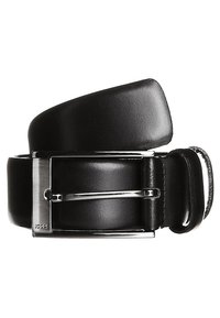 Ceinture en cuir noir avec une texture lisse, dotée d'une boucle en métal argenté et d'accents rectangulaires. Design classique, sans embellissement.