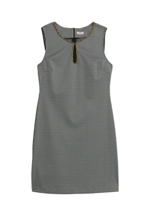 Ärmelloses Kleid im schwarz-weißen Hahnentritt-Muster mit einem Schlüssellochausschnitt und goldenen Akzentborten am Hals.