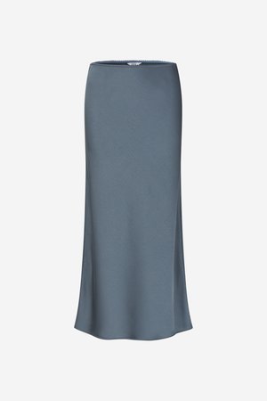 Et midilengde, A-formet skjørt i mykt, skiferblått stoff med en glatt tekstur og en bølget kant, med en innsvingt midje.