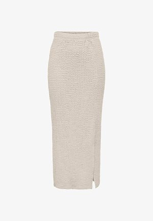 Falda midi texturizada beige con una silueta ajustada y una abertura lateral, confeccionada en un material suave y tejido para mayor comodidad y estilo.