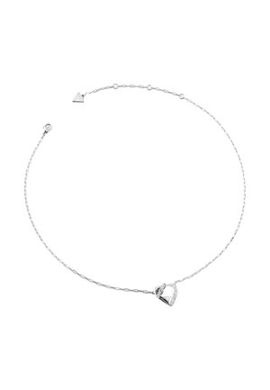 Collana con catena in argento con ciondolo a forma di cuore decorato con piccoli cristalli e chiusura a moschettone.