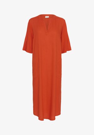 Robe orange, longueur genou, en tissu léger. Dispose de courtes manches larges, d'un décolleté en V et de deux poches avant. Design simple.