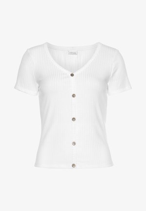 Hvid ribbet kortærmet top med V-hals og seks knaplukninger. Stoffet har en tekstureret overflade og en tætsiddende design.