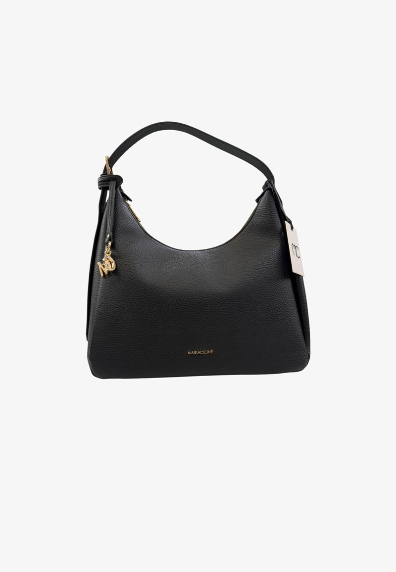 Borsa hobo in pelle nera con finitura testurizzata, una singola maniglia curva, hardware color oro e un logo sul davanti.