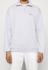 Maison Labiche Felpa - light grey
