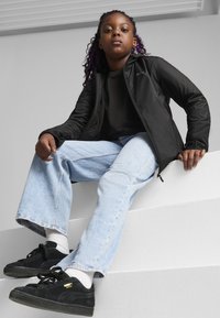 Puma YOUTH - Lengva striukė - black
