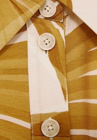 Reiss REGULAR FIT - HARRI PALM PRINT BELTED  - Overal - neutral