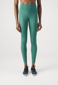 Nike Performance FAST - Tekaške pajkice - bicoastal