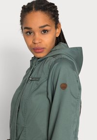 ONLY ONLLORCA  - Parca - balsam green