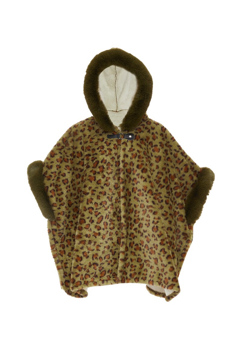 Leopardmönstrad poncho i mjukt tyg med huva och manschetter i olivgrön päls, med en knappstängning vid halsen.