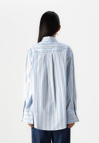 Malina CLASSIC  - Nööpidega pluus - blue
