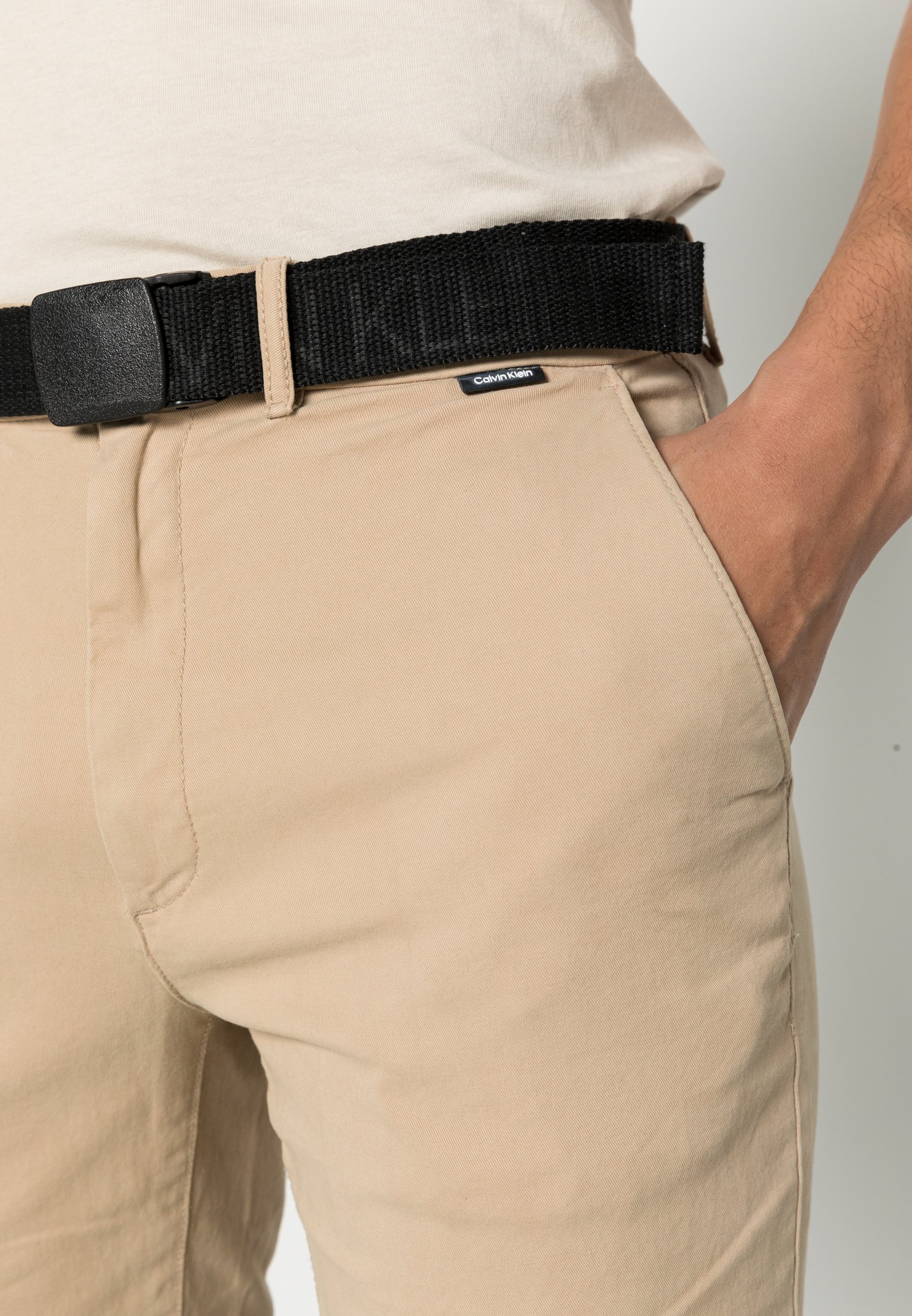 Calvin Klein SLIM FIT GARMENT DYE BELT 
