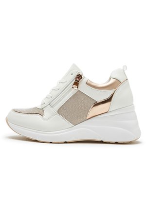 Matalavartiset tennarit - White