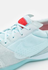 Nike Performance STREETGATO - Edzőcipő - glacier blue