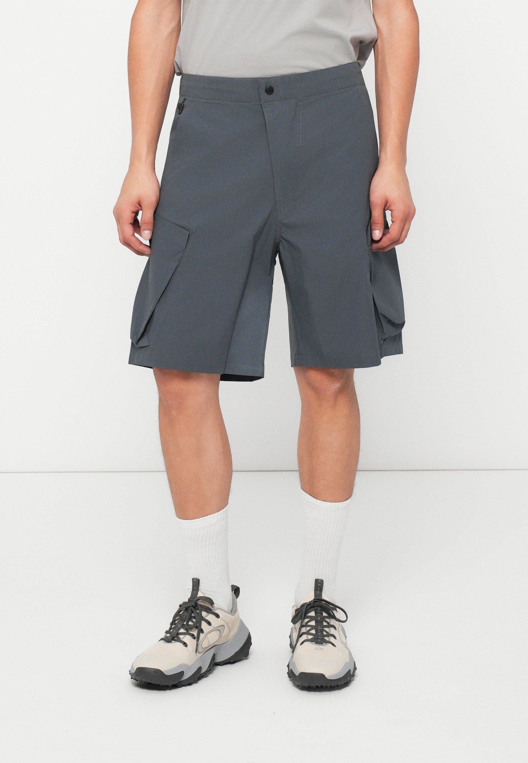 Oakley TOOL BOX SHORTS - Shorts - gray dust/light grey - Zalando.co.uk