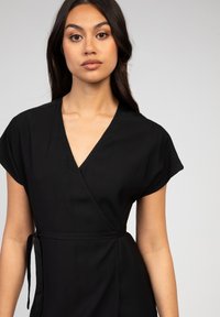 AN'GE MIKIMA - Robe de jour - noir