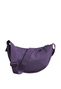 Borsa a tracolla viola in tessuto con forma curva, tracolla regolabile e chiusura a zip. Texture liscia senza motivi o attrezzature visibili.